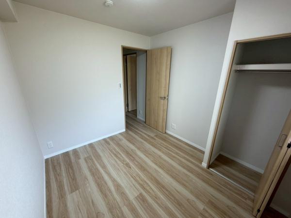 シャンティーあやめ池の洋室画像