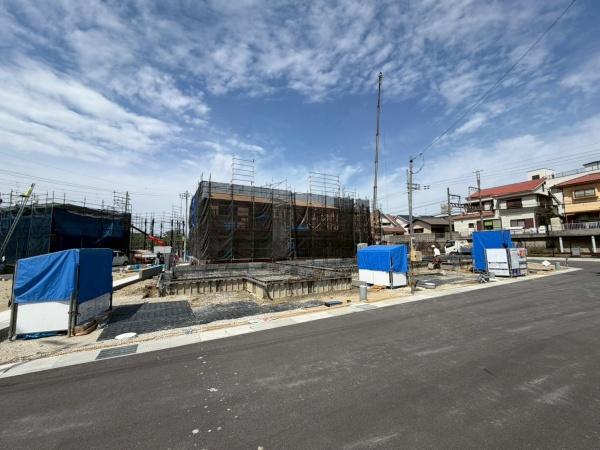 中菜畑2丁目　新築全6棟の前面道路含む現地写真画像