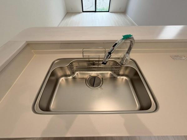 生駒市仲之町　新築住宅のキッチン画像