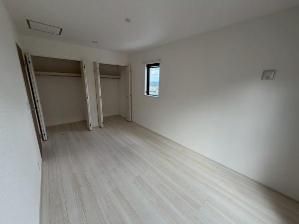 生駒市仲之町　新築住宅の洋室画像