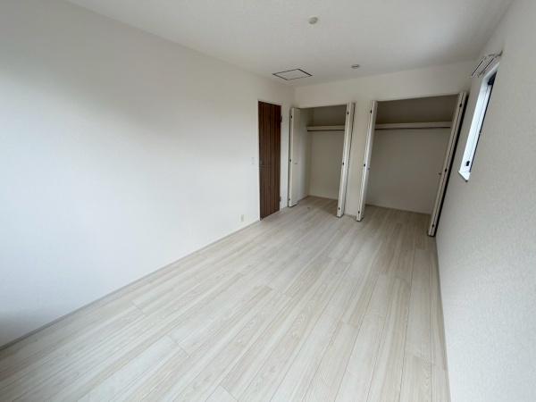 生駒市仲之町　新築住宅の洋室画像