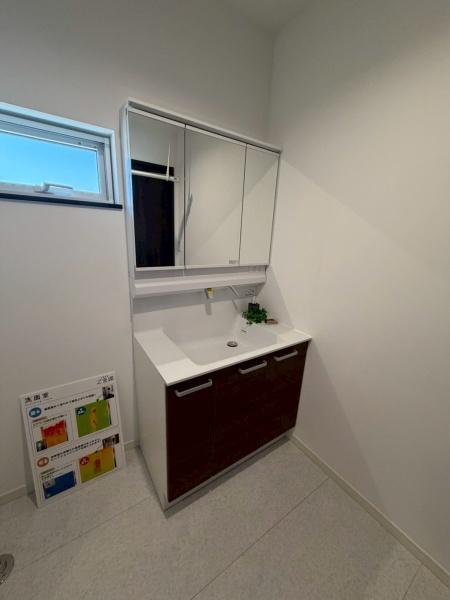 奈良県奈良市高畑町347-1の洗面台・洗面所画像