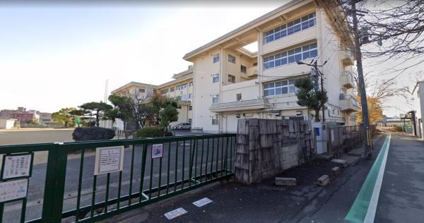 大和高田　中古戸建の小学校画像
