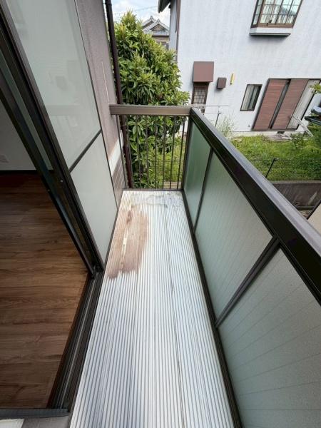 奈良市左京3丁目　中古戸建のバルコニー画像