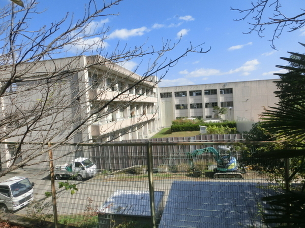 生駒市小明町　中古戸建の小学校画像