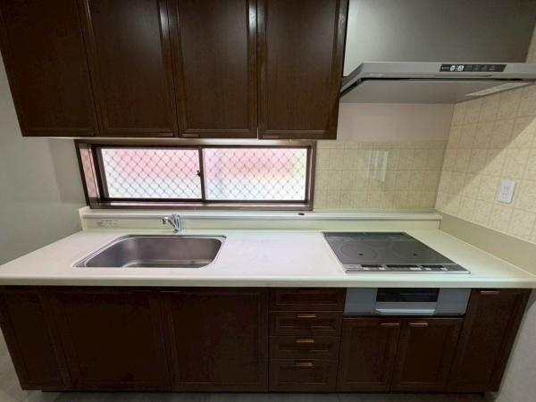 生駒市小明町　中古戸建のキッチン画像