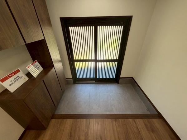 生駒市喜里が丘2丁目の玄関画像