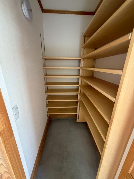 中古住宅　木津川市梅美台の玄関画像