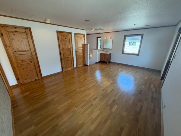 中古住宅　木津川市梅美台の洋室画像
