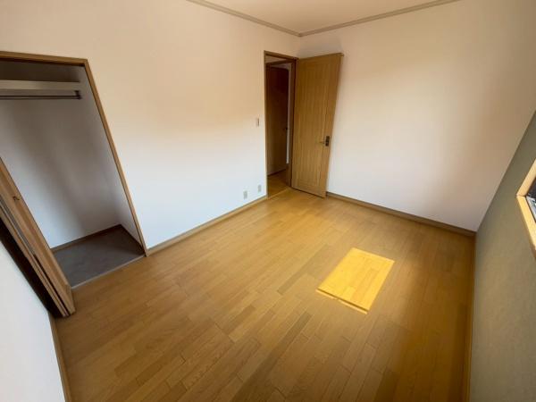 精華町光台7丁目　中古住宅の洋室画像