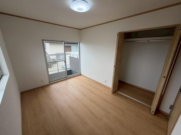 北葛城郡王寺 中古住宅の洋室画像