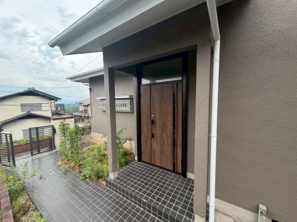 北葛城郡王寺 中古住宅の玄関画像
