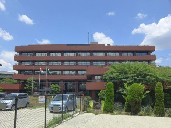 生駒市軽井沢 中古一戸建の役所画像