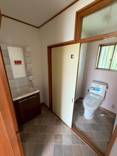 生駒市軽井沢 中古一戸建の洗面台・洗面所画像