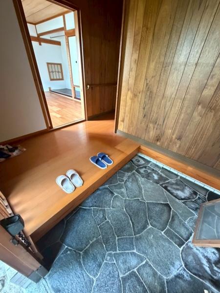 生駒市軽井沢 中古一戸建の玄関画像