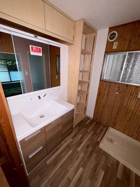 生駒市軽井沢 中古一戸建の洗面台・洗面所画像