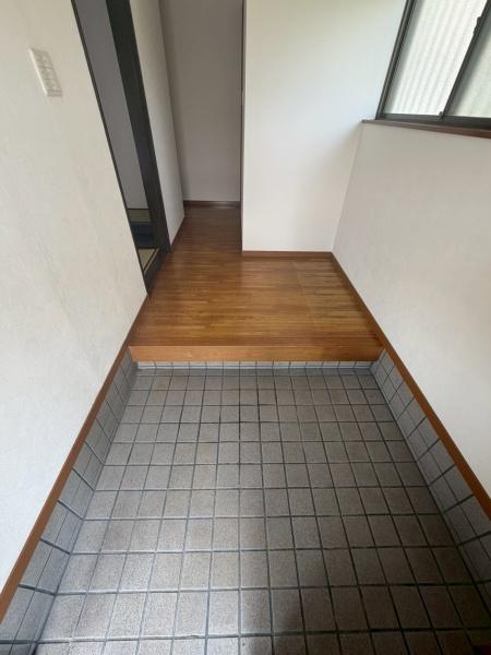 生駒市 喜里が丘 中古戸建の玄関画像