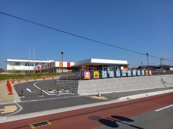 生駒郡三郷町立野北２丁目の土地の幼稚園・保育園画像