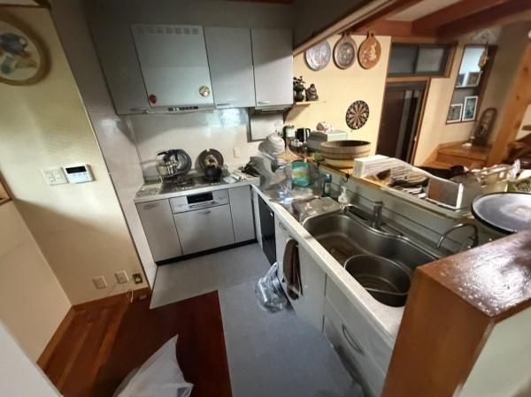 生駒市小明町の中古一戸建のキッチン画像