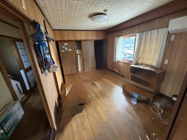 生駒市小明町の中古一戸建の洋室画像