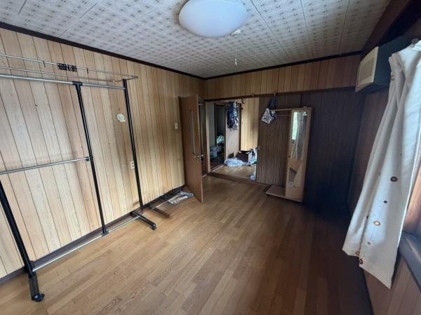 生駒市小明町の中古一戸建の洋室画像