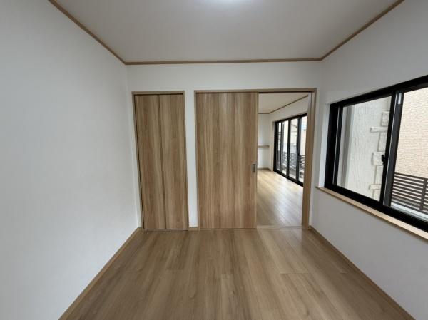 大和郡山市矢田山町の中古一戸建の洋室画像