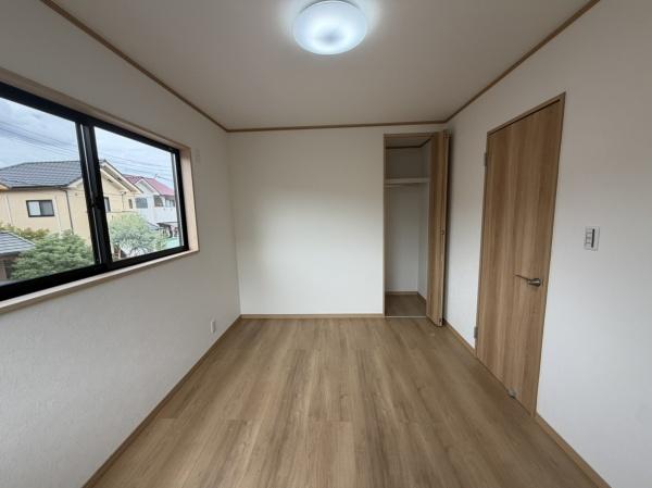 大和郡山市矢田山町の中古一戸建の洋室画像