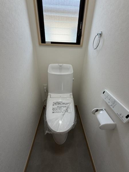 大和郡山市矢田山町の中古一戸建のトイレ画像