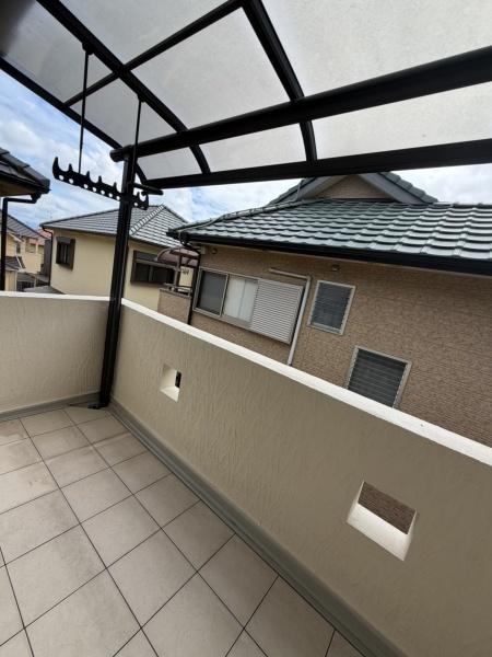 大和郡山市矢田山町の中古一戸建のバルコニー画像