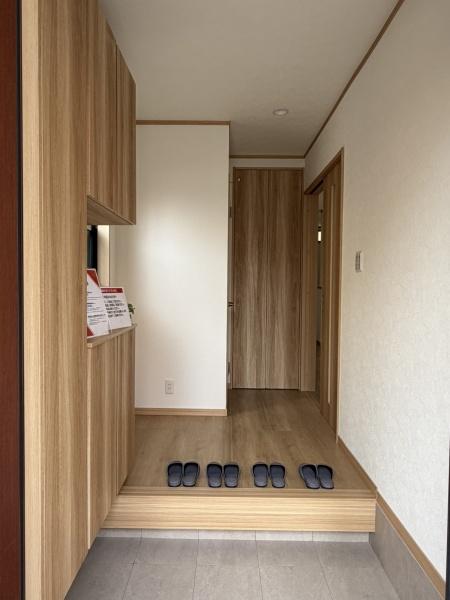 大和郡山市矢田山町の中古一戸建の玄関画像