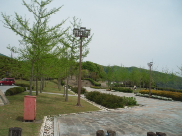 生駒郡斑鳩町龍田北2丁目の中古一戸建の公園画像