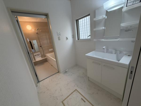生駒郡斑鳩町龍田北2丁目の中古一戸建の洗面台・洗面所画像