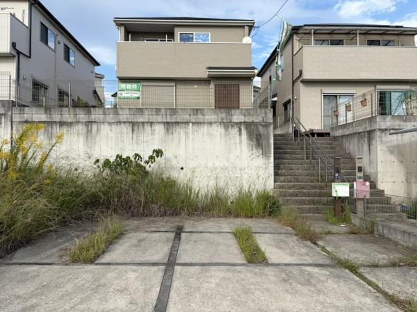 生駒郡斑鳩町龍田北2丁目の中古一戸建の駐車場画像