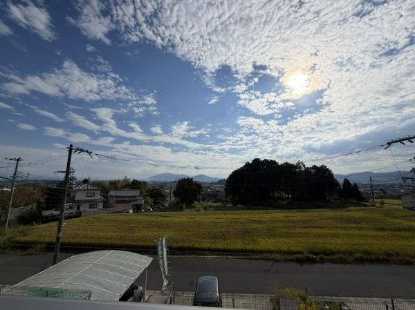 生駒郡斑鳩町龍田北2丁目の中古一戸建の前面道路含む現地写真画像