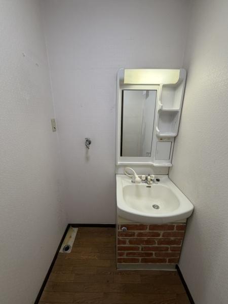 生駒市辻町の中古一戸建の洗面台・洗面所画像