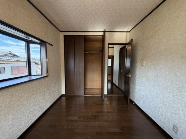 生駒市辻町の中古一戸建の洋室画像