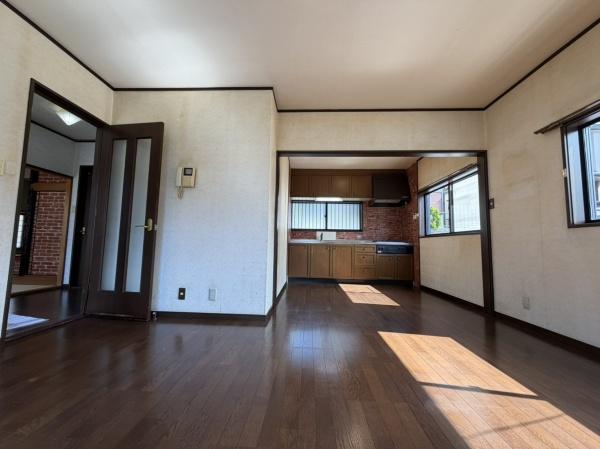 生駒市辻町の中古一戸建のリビング画像