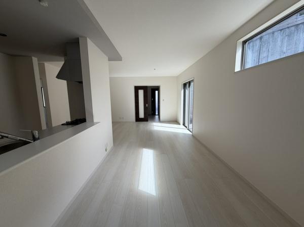 奈良市押熊町の新築一戸建のリビング画像