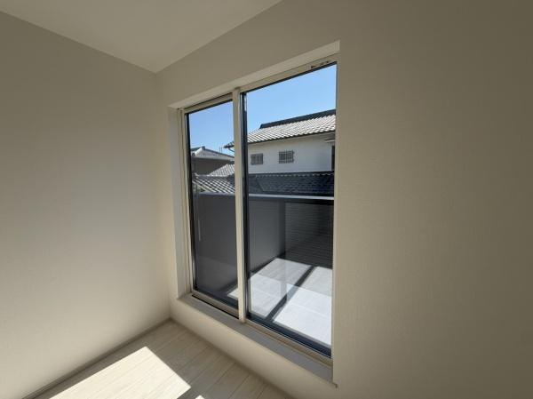 奈良市学園緑ヶ丘2丁目の新築一戸建の洋室画像