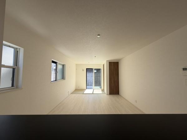 奈良市学園緑ヶ丘2丁目の新築一戸建のリビング画像