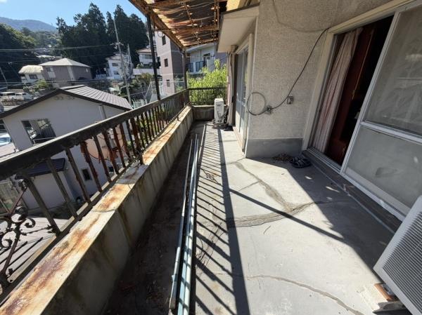 生駒市俵口町の中古一戸建のバルコニー画像