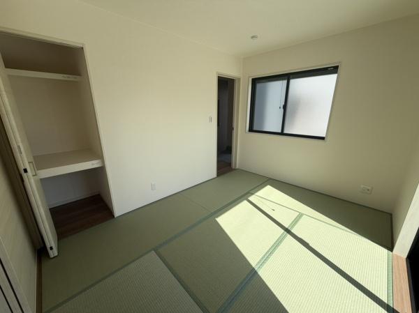 奈良市東九条町の新築一戸建の和室画像