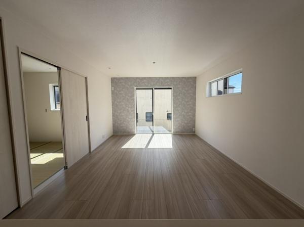 奈良市法蓮町の新築一戸建のリビング画像