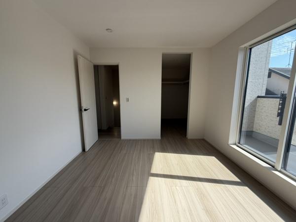 奈良市法蓮町の新築一戸建の洋室画像