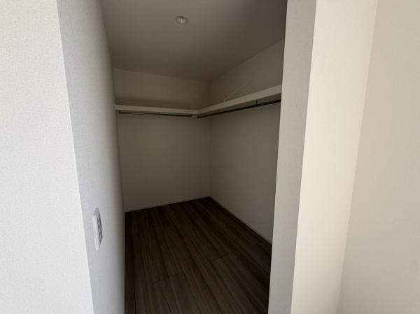奈良市法蓮町の新築一戸建の収納画像