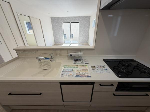 奈良市法蓮町の新築一戸建のキッチン画像