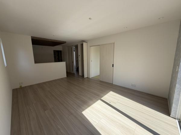奈良市法蓮町の新築一戸建のリビング画像