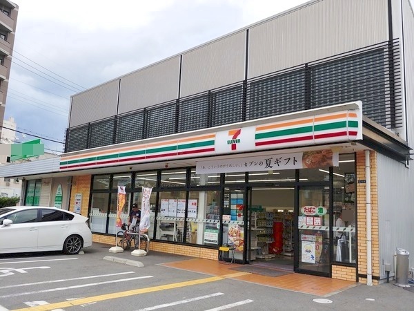 奈良市鳥見町3丁目の土地のコンビニ画像