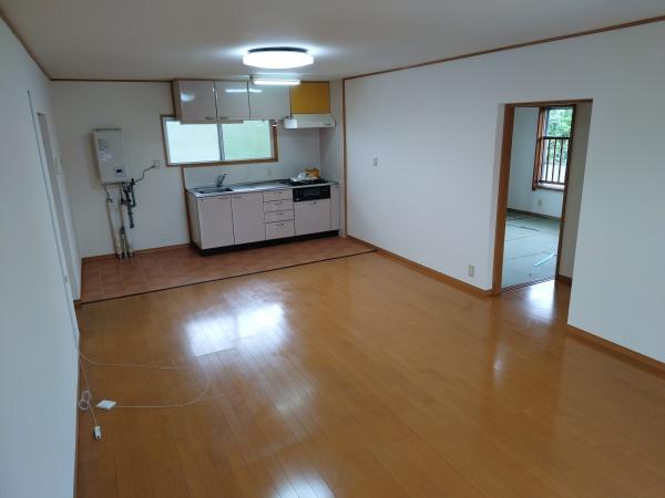生駒市東生駒月見町のマンションのリビング画像