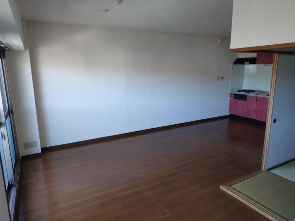 生駒市壱分町のマンションのリビング画像